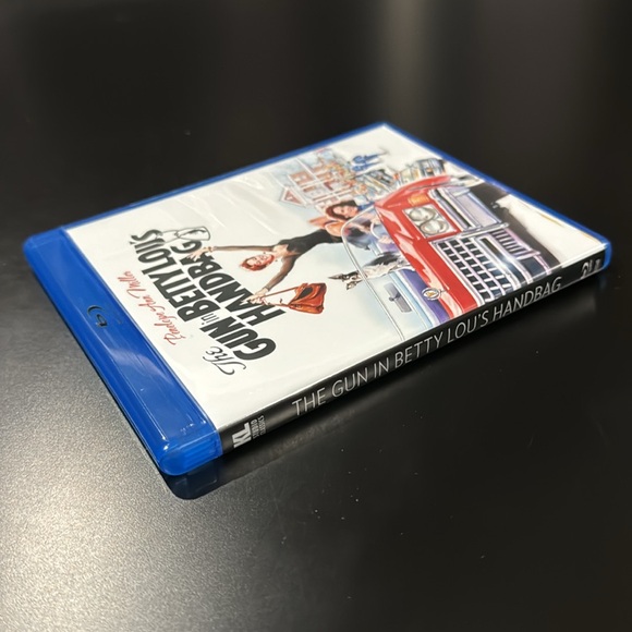 The Gun in Betty Lou’s Handbag (Kino Lorber Edition) - Blu-ray - Picture 3 of 6